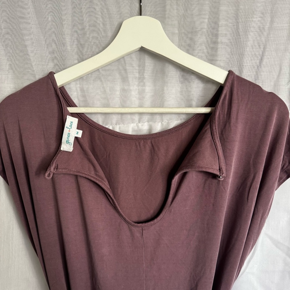 Grace & Lace Key Hole Dress - Picture 4 of 6